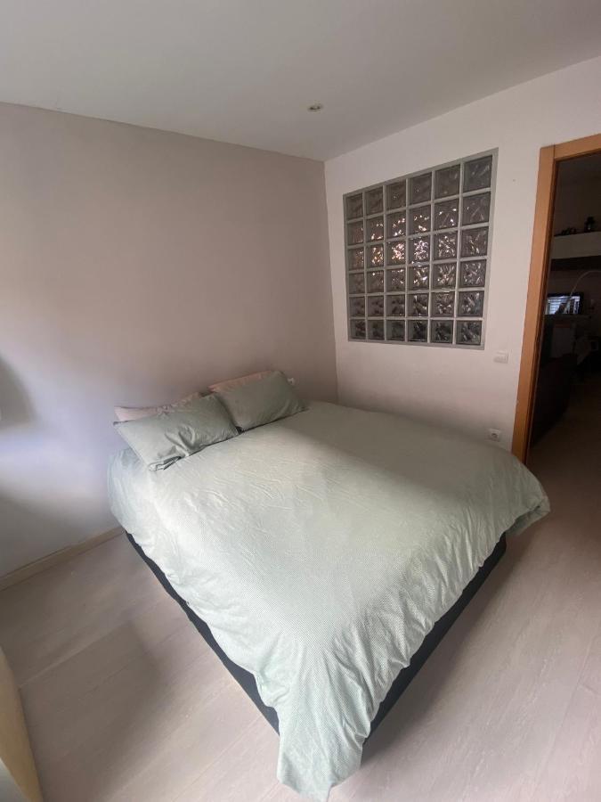 Cozy Apartment At A Great Location! L'Hospitalet de Llobregat Bagian luar foto